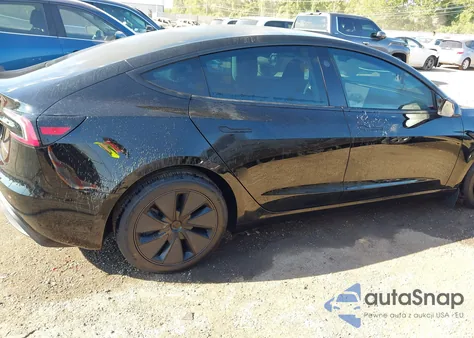 2025 Tesla Model 3 Long Range All-Wheel Drive z USA, uszkodzony, nr VIN 5YJ3E1EB4SF053030